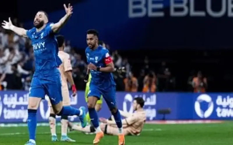 الهلال يلاحق صدارة الدوري السعودي أمام ضمك الليلة